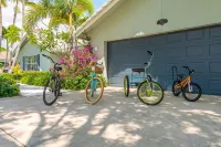 Coconut Canal Hideout | Waterfront Private Oasis Hotels near Boynton Beach station