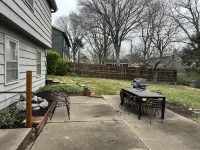 Fenced Backyard and Spacious Living Areas - Stylish Boho Escape 오버랜드파크 호텔