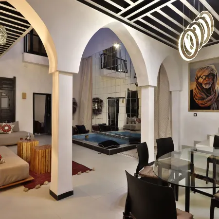Riad Aji 4 Rooms, Petite Piscine , Internet, Petit déjeuner , Top Emplacement Médina
