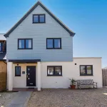 The Sea House - Ultimate Seafront Living & Sunsets - Beach