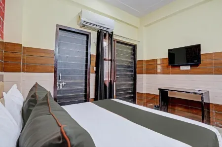 HOTEL LYF SUITES NOIDA 63 Отели рядом с достопримечательностью «Radha Krishan Park»