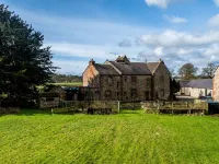 Abbey Farm House Hotels in Brampton