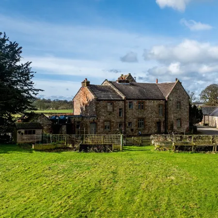 Abbey Farm House Отели в г. Брамптон
