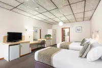 Presidential Motel Hotels near Blue Lake