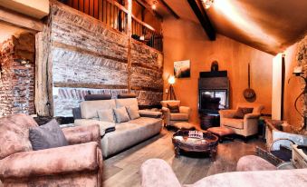 Relaxing Retreat Near Forests