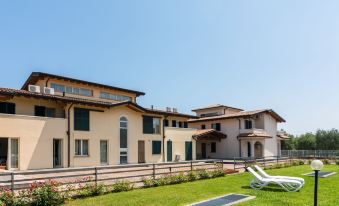 Agriturismo with Pool Near Golf Course & Salò