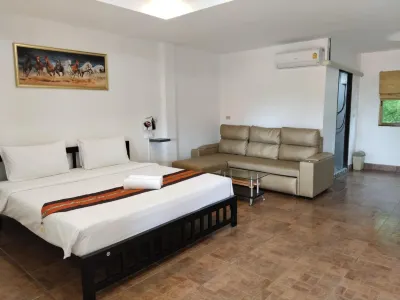 Phratamnak Inn - 100 Meter from Beach Hotel in zona One Tower Pratamnak