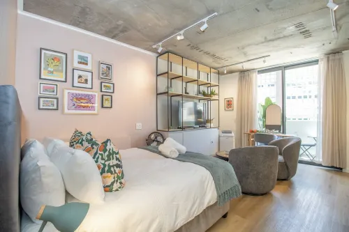 Eighty2 on M - Fluent Luxury Serviced Apartments - Bintang 3