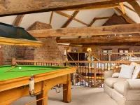 Barn conversion, 10 mins from Henley-on-Thames. Tennis court & indoor pool. Hotels in Henley-on-Thames