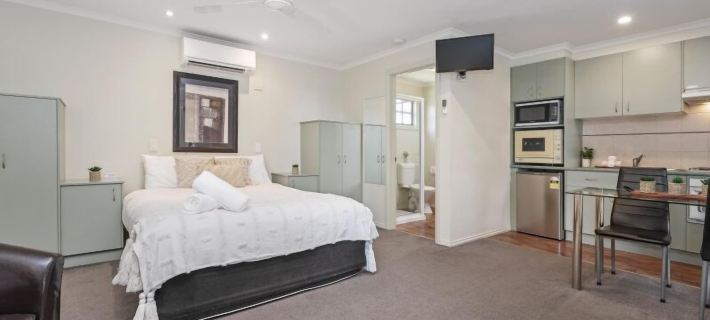 Tasman Holiday Parks - Merool on the Murray Hotels in Moama