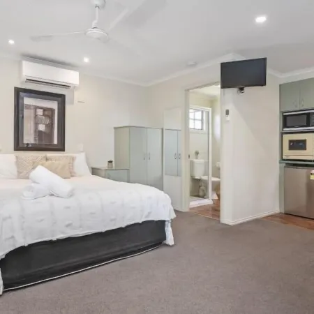 Tasman Holiday Parks - Merool on the Murray