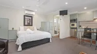 Tasman Holiday Parks - Merool on the Murray Hotels in Moama