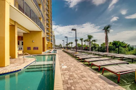 Beachfront Anderson Condos by Hosteeva Отели рядом с достопримечательностью «Мертл-Бич»