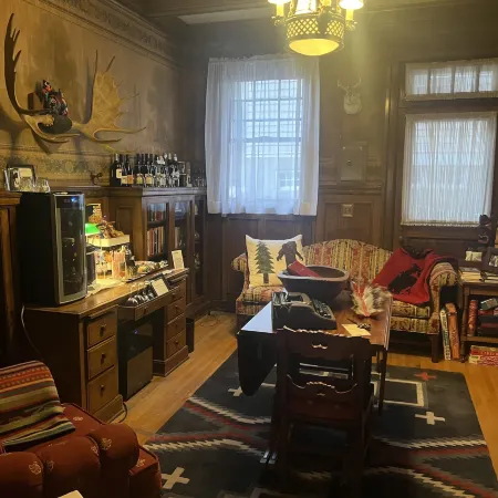 Pendleton House Historic Inn and B&B