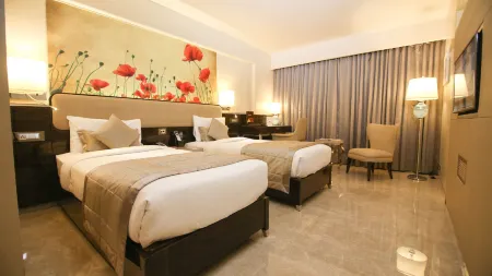 Sai Palace Grand, Malad Отели рядом с достопримечательностью «Горай Бич»