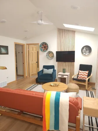 Heart of Monument - Cottage with WiFi access Отели в г. Монумент