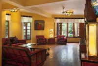 Norling House Hotels in Hodal