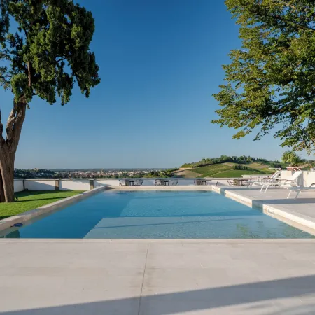 Villa Monty Banks