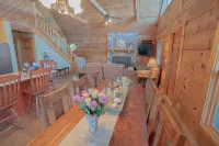 Poppy’s Place Cabin Hotels in Dandridge