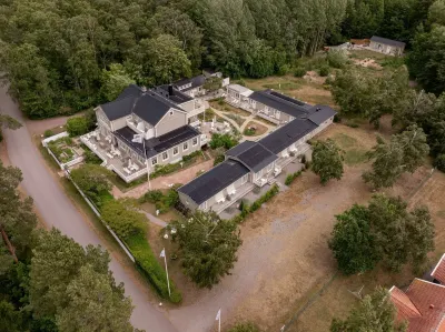 Naya Retreat & Hotell Hotels near Eketorps borg