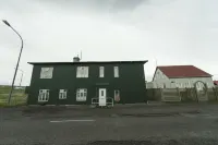 Guesthouse Kiljan Hotels near Textile Museum