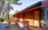 Whispering Pines Lodge Hotels in Kernville