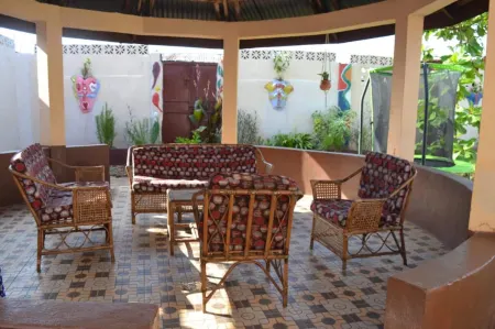 Full AirCon- 3Bed Villa- A C- WiFi- HotWater Отели рядом с достопримечательностью «Ламли-Бич-роуд»