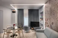 Lady Rose Hotels in Naples