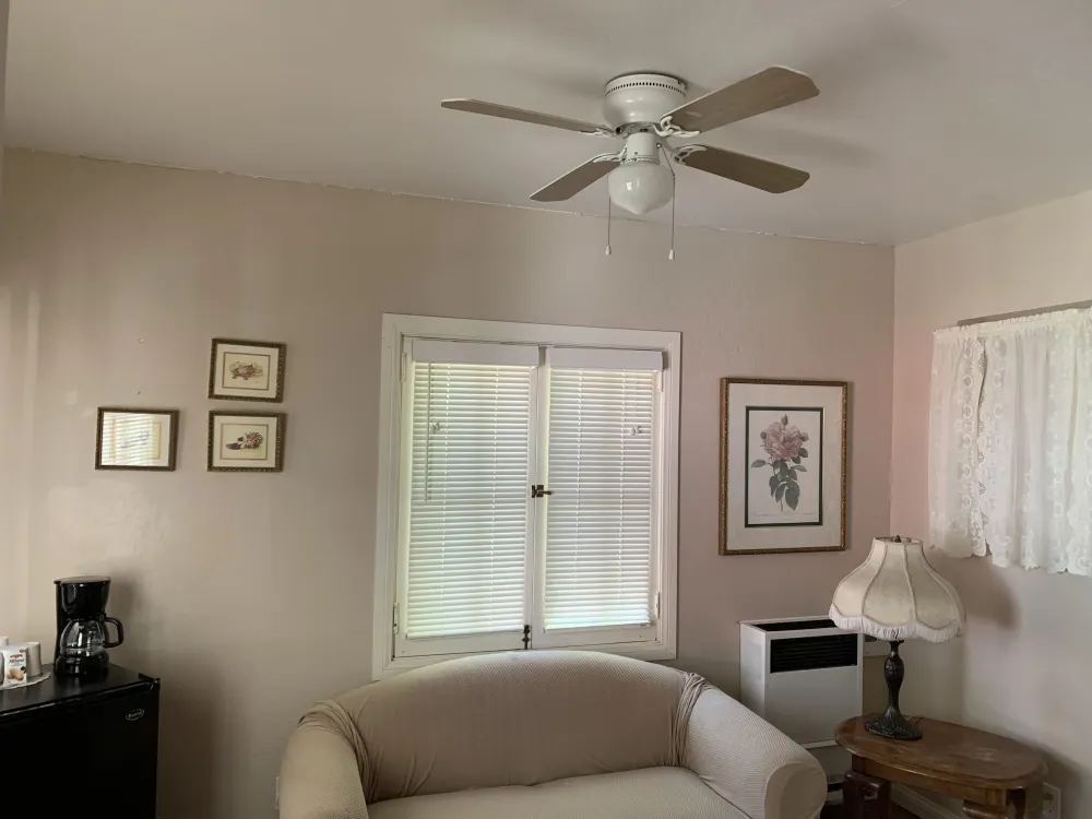 Tioga Lodge at Mono Lake Kamar Photos