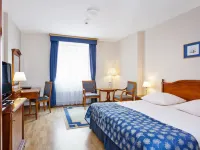 Qubus Hotel Wrocław Hotels near Pergola