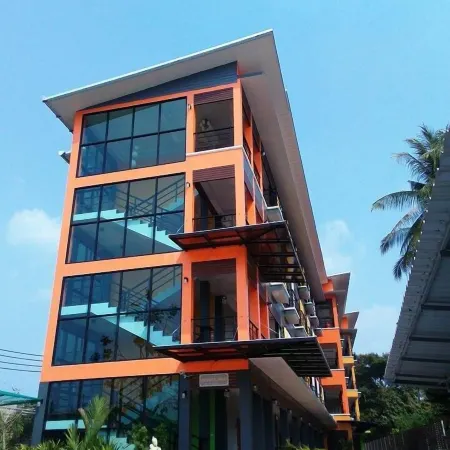Waen Petch Place