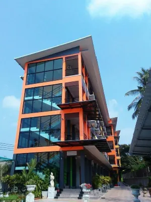 Waen Petch Place Hotels in Warin Chamrap