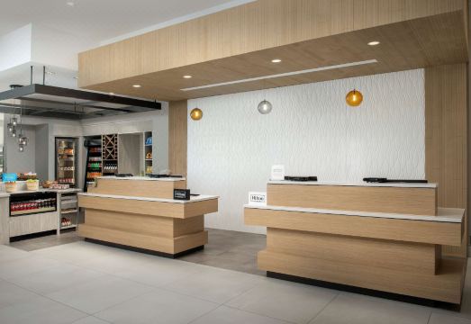 힐튼 가든 인 레스토랑