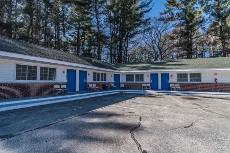 The Minuteman Inn Acton Concord Littleton Отели рядом с достопримечательностью «Конкорд Мидл Скул»