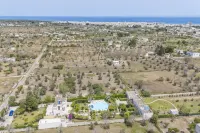 Villa Lisa with Huge Pool and Garden - Happy Rentals