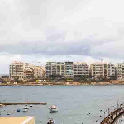 Chic 1Br Retreat in St Julian's by Holi Others