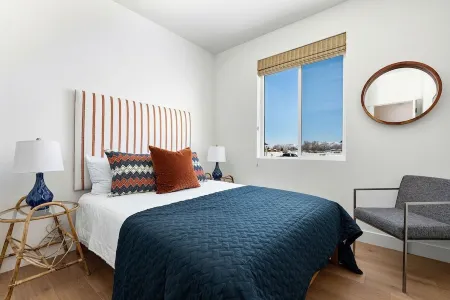 Come enjoy a centrally located escape at Bear Lake. Hot Tub and Game Room!