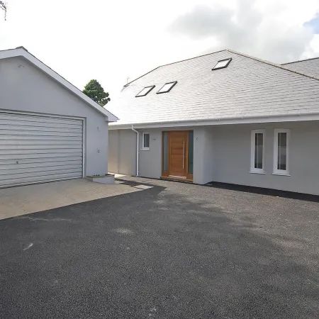 The Hawthorns - Large Luxury Cottage, Hot Tub, Sea Views