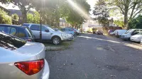 North London Apartment - Edmonton - parking