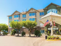 Sandman Hotel Victoria Hotels near Summit Park
