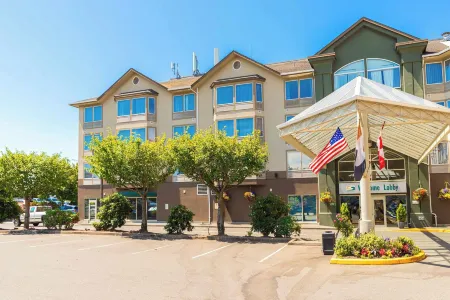 Sandman Hotel Victoria Отели рядом с достопримечательностью «Art Gallery of Greater Victoria»