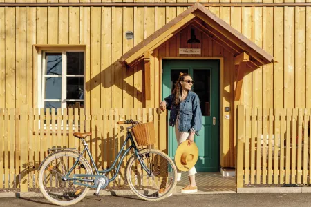 Villa Alma - a Lakeside Boutique Hotel Отели рядом с достопримечательностью «Red Bull Headquarters»