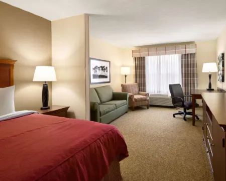 Baymont Inn & Suites by Wyndham Morrow/Atlanta I-75 South モローのホテル