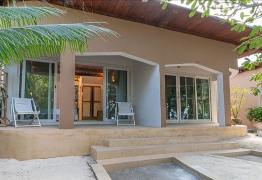 2. 코럴 록 호텔 ..