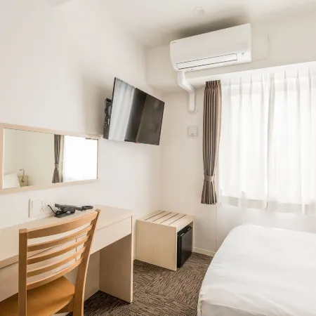 EIWA PLACE HOTEL HAKATA Отели рядом с достопримечательностью «Портовая башня в Хакате»