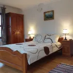 Iliikova House - parking