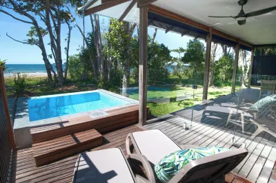 The Bungalows Hotels in Wongaling Beach