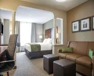 Comfort Suites West Warwick - Providence - Pool