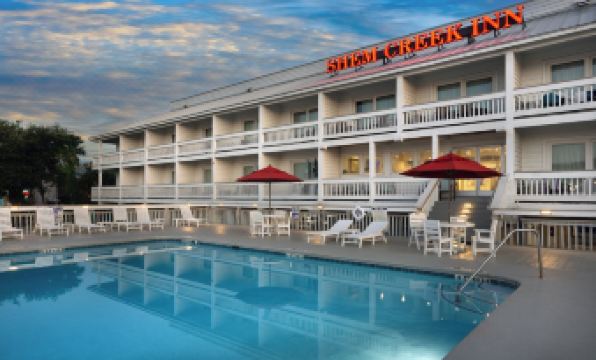 Shem Creek Inn