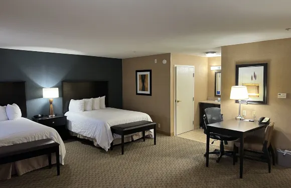 巴斯託歡朋套房酒店